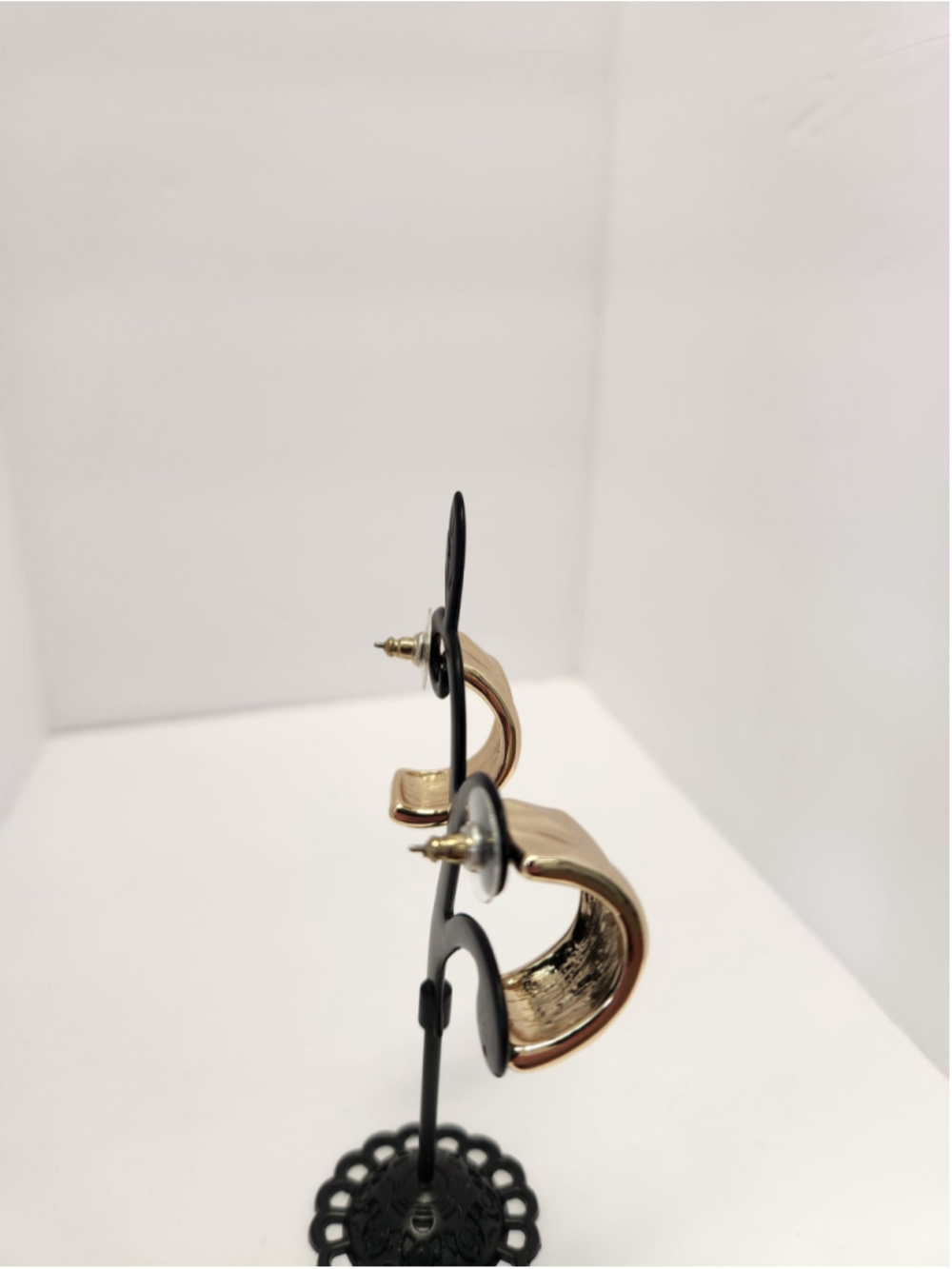 ON·34TH Gold Hoop Earrings - Picture 5 of 9